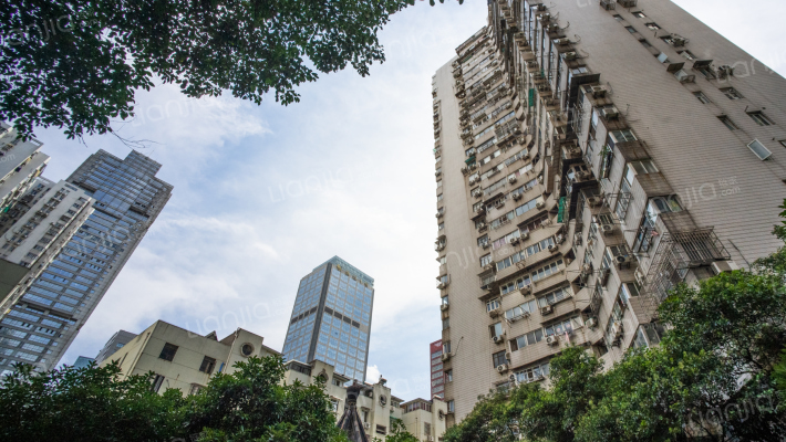 唱经楼西街外景图