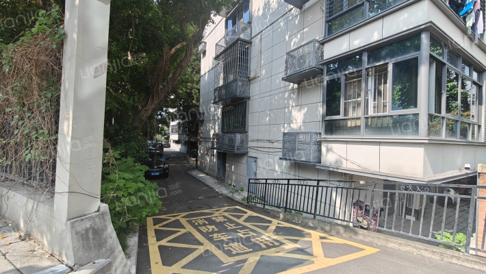 红墙巷22号建行宿舍外景图