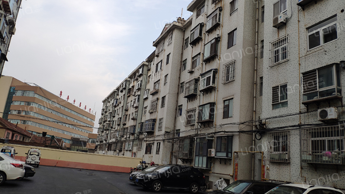 体育馆路476号外景图