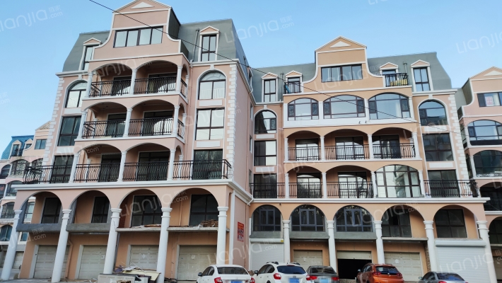 绿山俪城外景图