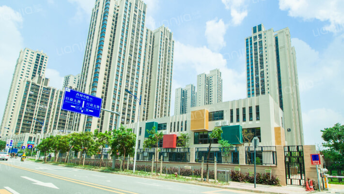 坪山招商花园城南区外景图