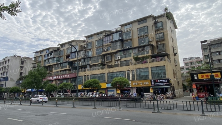 天晨美墅庭院外景图