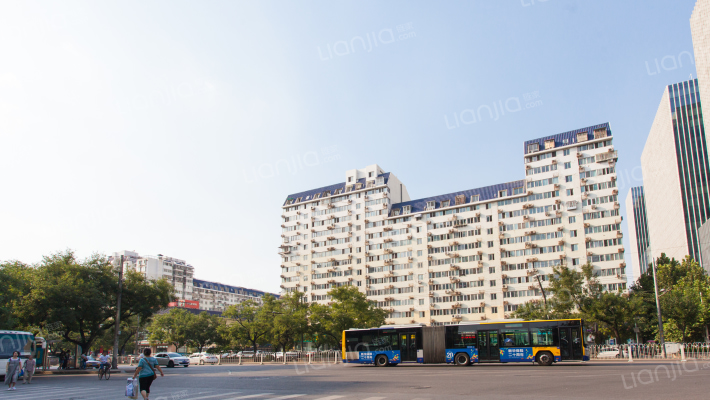 东直门内大街外景图