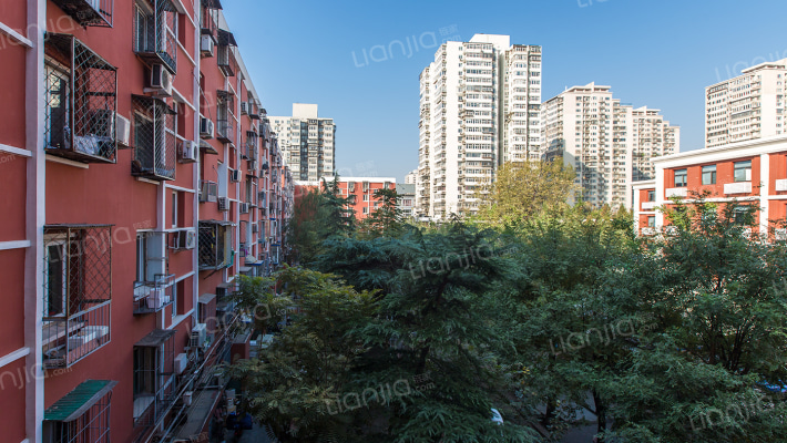 开阳里东巷24号院外景图