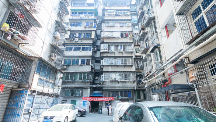 玉二小区外景图