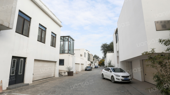 庐师山庄外景图