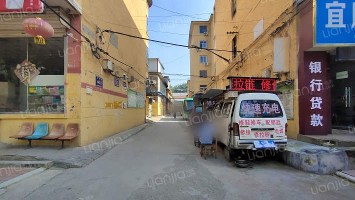 商业大厦家属院外景图