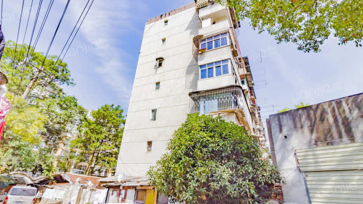 和平铁机教师楼外景图