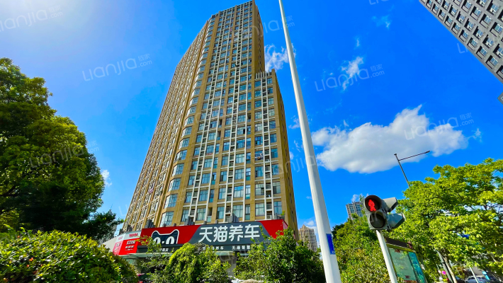 甲壳虫大厦外景图