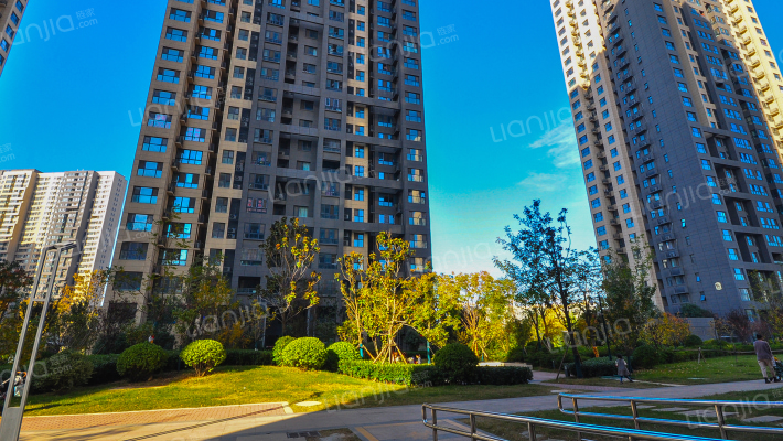 荆胡村五号院外景图