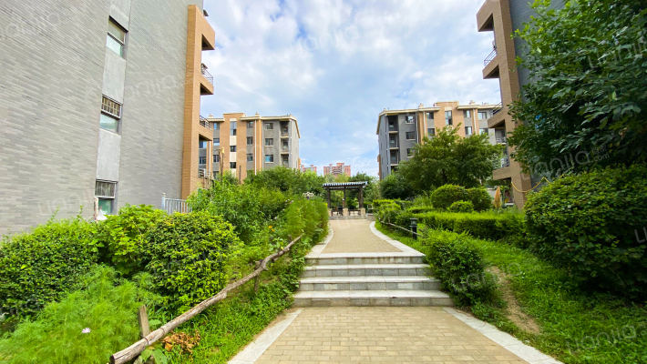 中房上东花墅五期雏菊园外景图