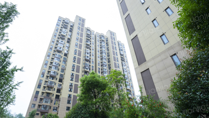 卓越蔚蓝城邦外景图