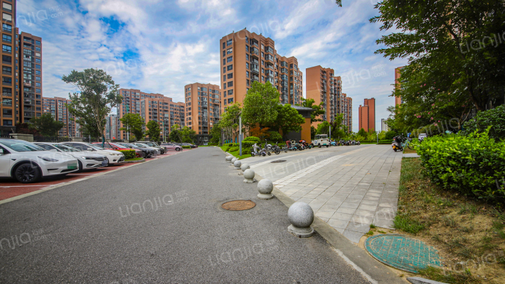 冠城大通四期梅苑外景图