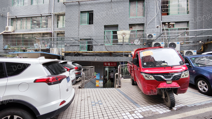 中创龙园大厦外景图