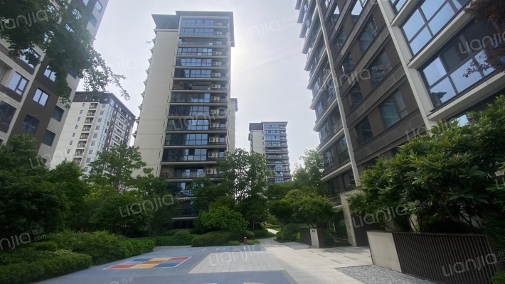 保亿湖风雅园外景图