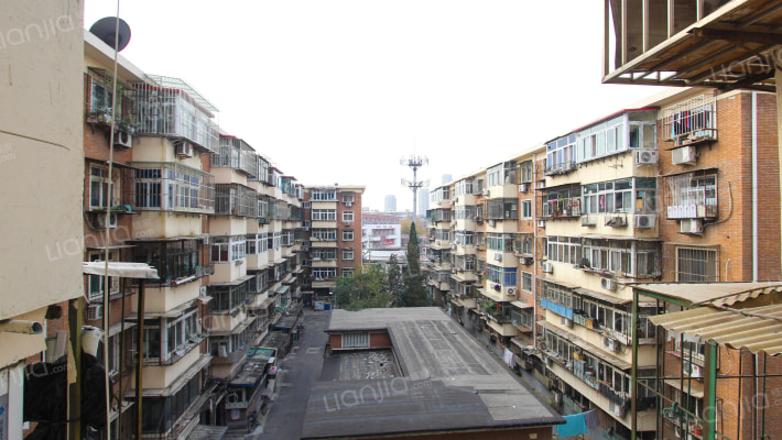 义兴南里外景图