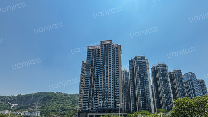 康达尔山海上城外景图