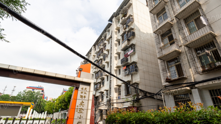 二小宿舍外景图