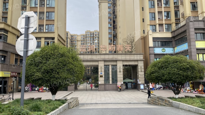 蓝润华府春天外景图