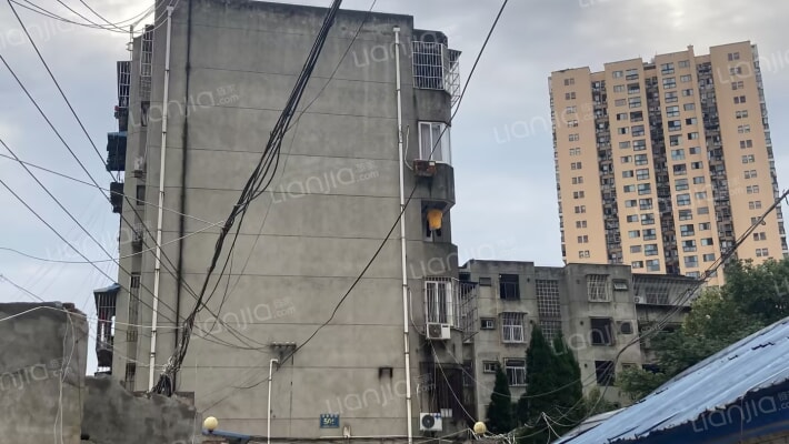 平安乡政府宿舍外景图