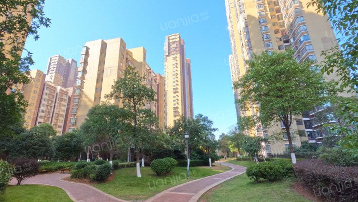 中国铁建国际城外景图