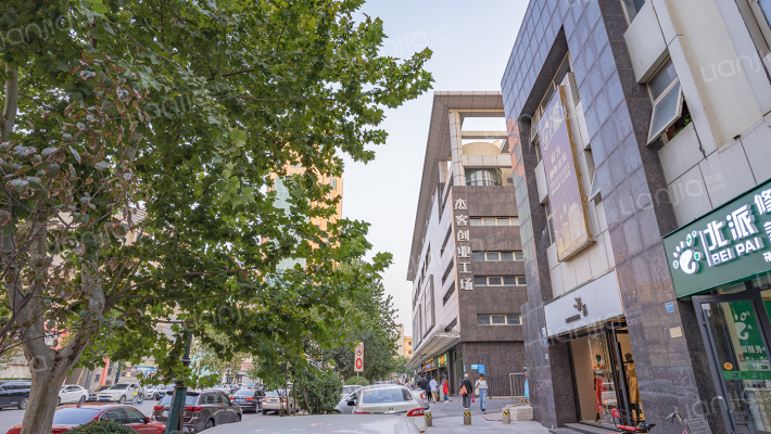 万达商业广场外景图