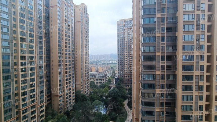 林溪康城外景图