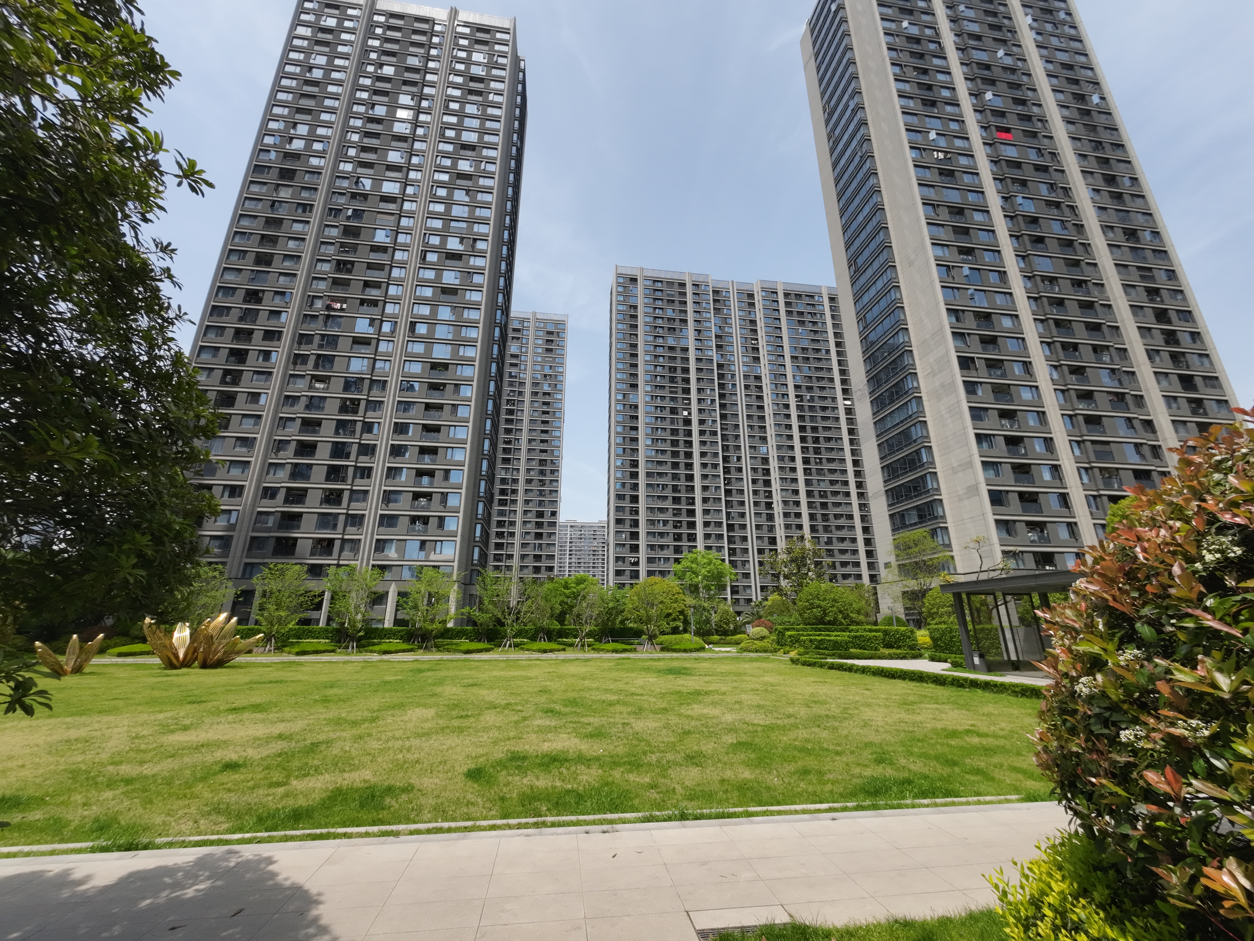Yue Hong Bay  compound photo 2