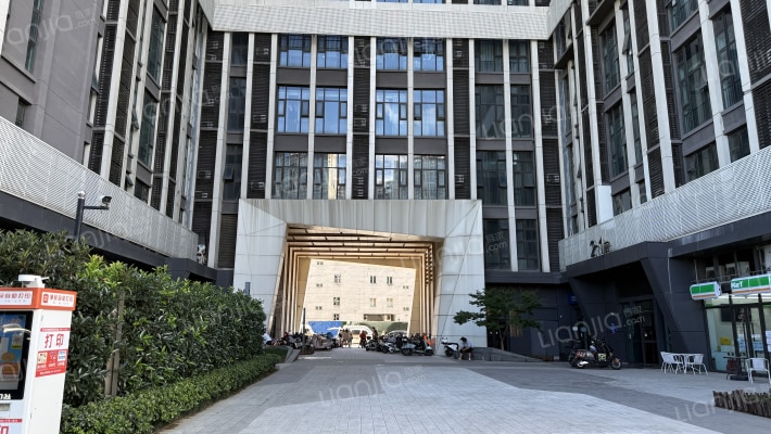 龙湖紫都城外景图