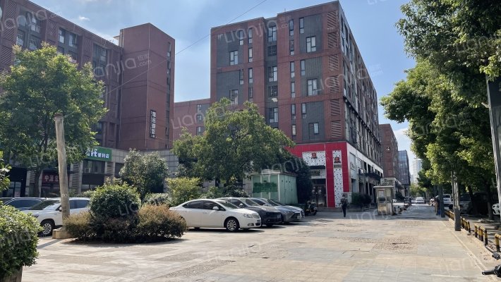 中城时代商业街外景图