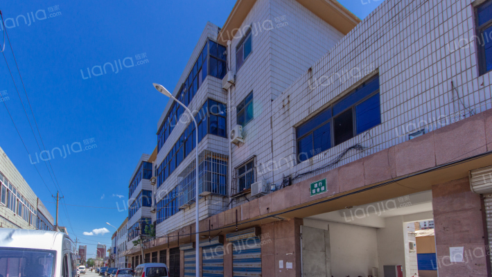 建行宿舍楼外景图