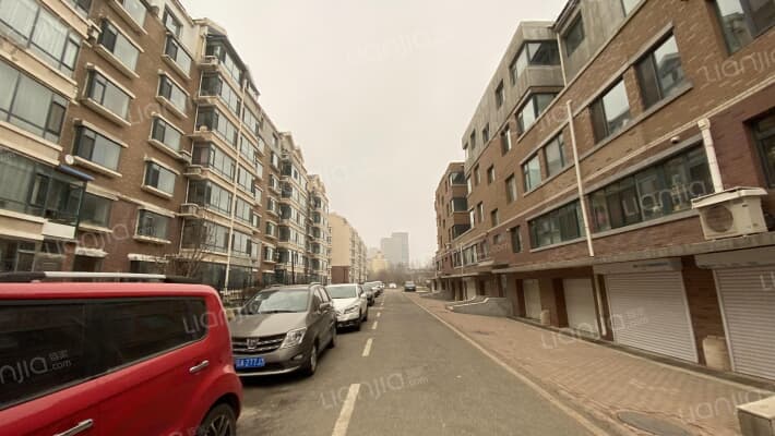 亚泰国际花园外景图