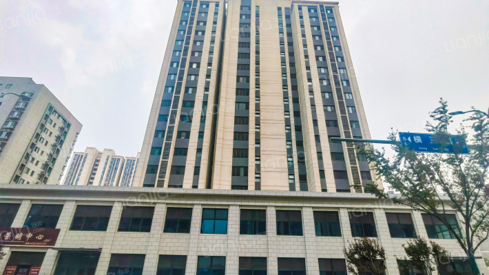 明湖泽庭外景图