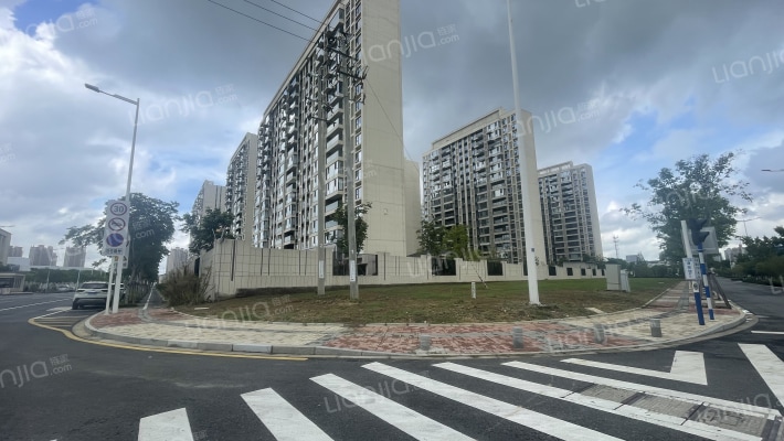 凤栖云筑外景图