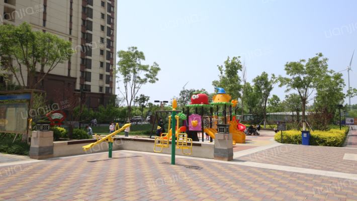 阿亚拉雅境外景图