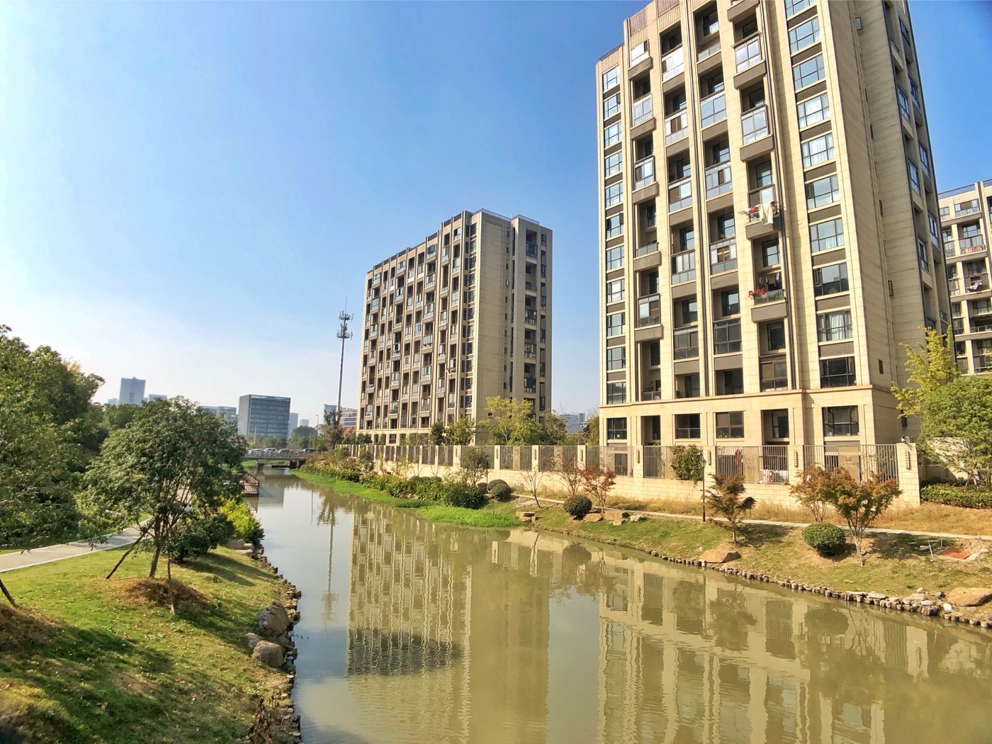 富力十号朗悦居小区实景 12