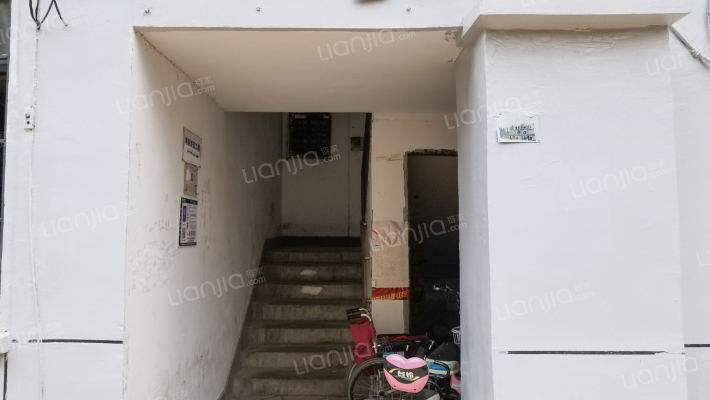 十五中教委宿舍外景图