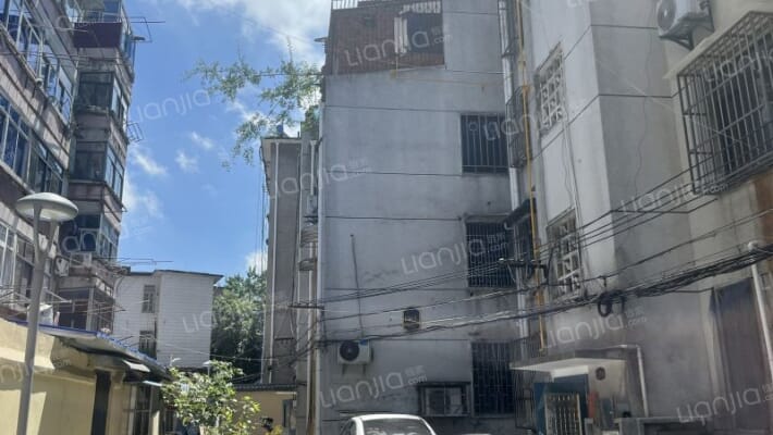 阜阳路146号外景图