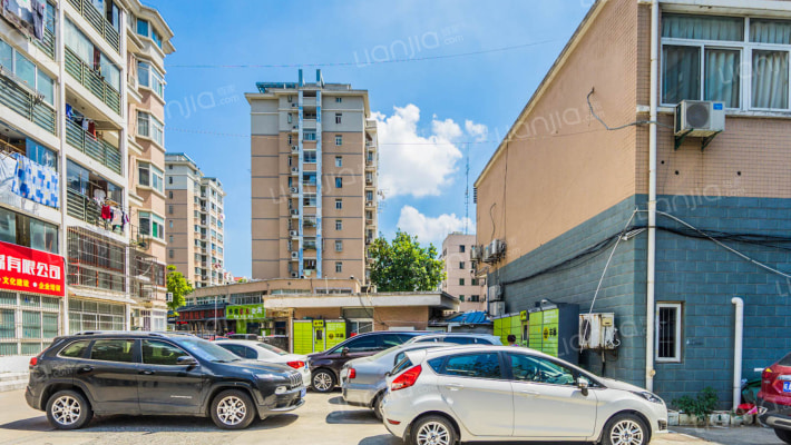 海龙公寓外景图