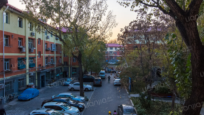 右安西里外景图