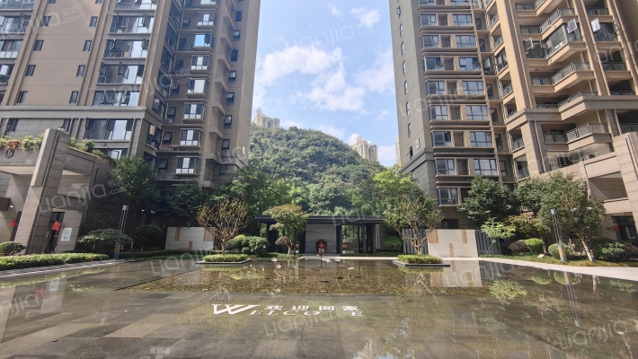 中国铁建国际城外景图