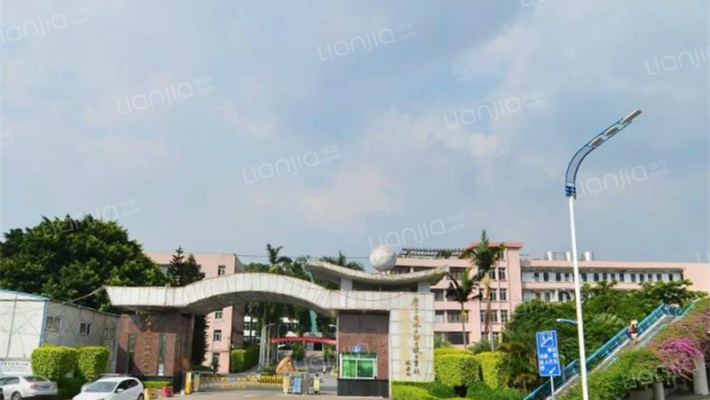 广东生态工程职业学院教工宿舍外景图