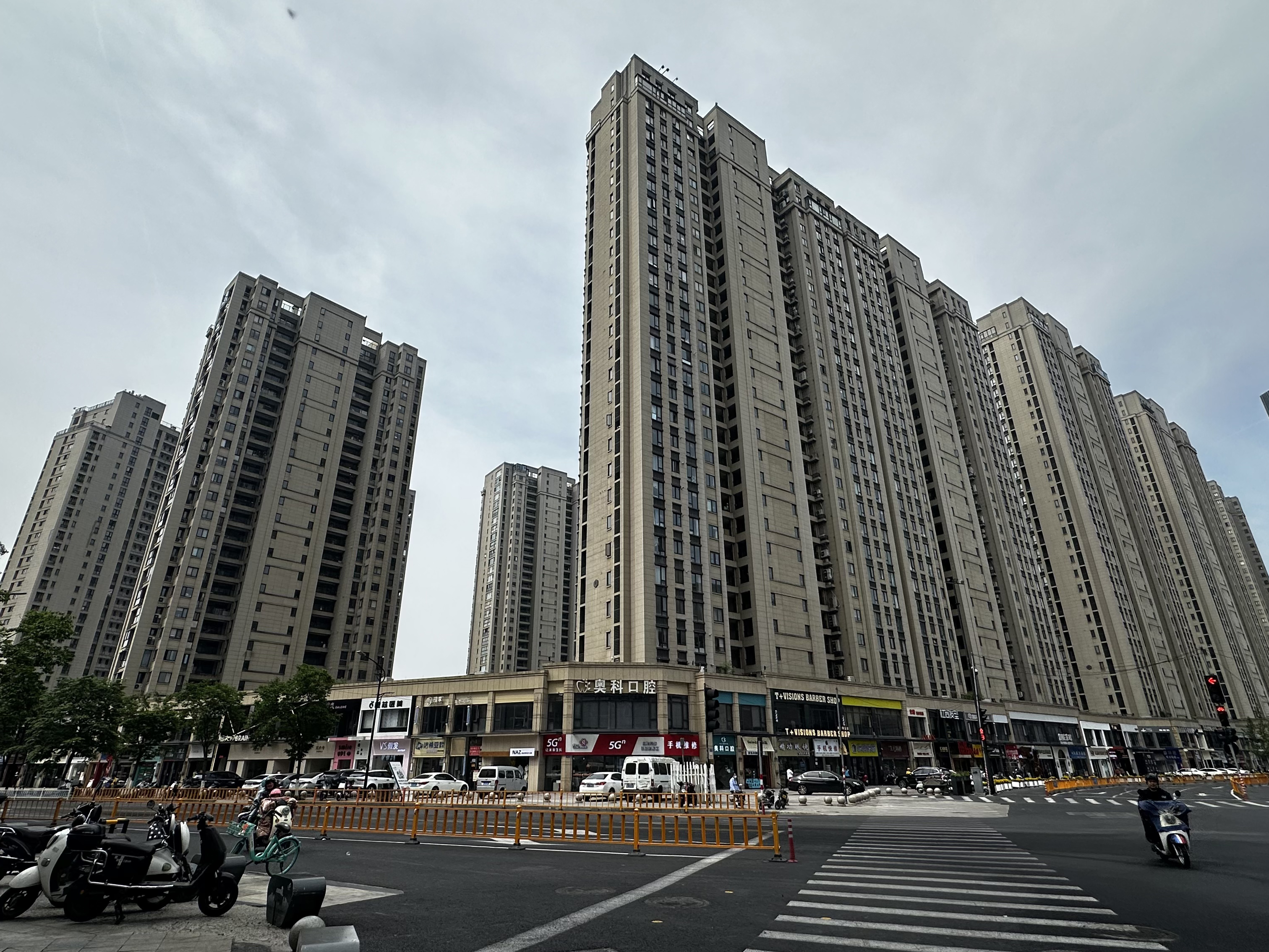 龙湖春江郦城小区实景 2