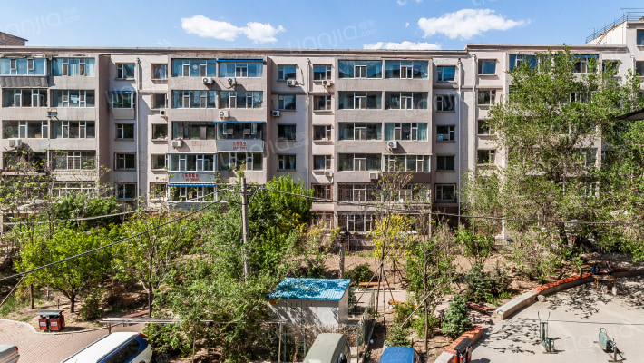 体院小区外景图