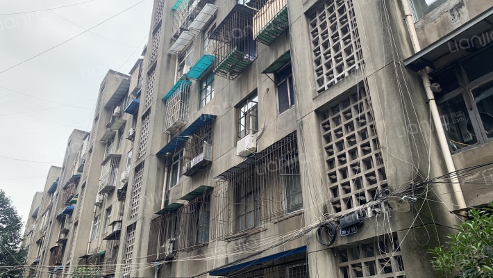 金彭中路115号大院外景图