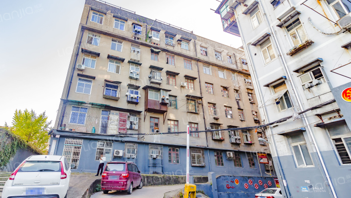 鹦鹉大道214号外景图