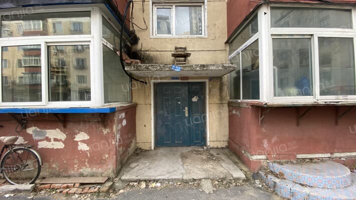 体校家属楼外景图