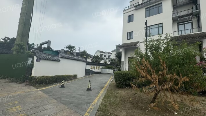 九仰周庄外景图