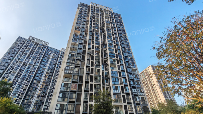 秀里华庭外景图