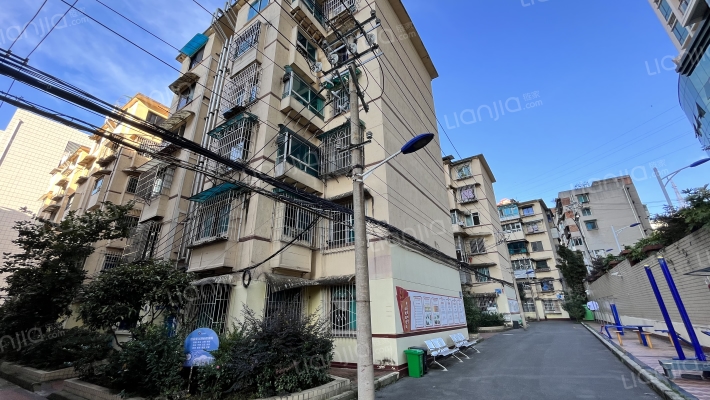 贵州日报社宿舍楼外景图